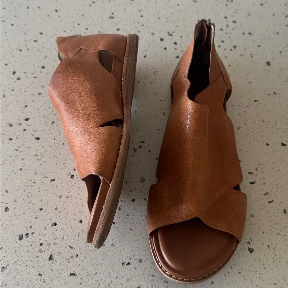 Sofft Cognac Brown Leather Sandals Open Toe Casual Comfortable Women’s Size 10M